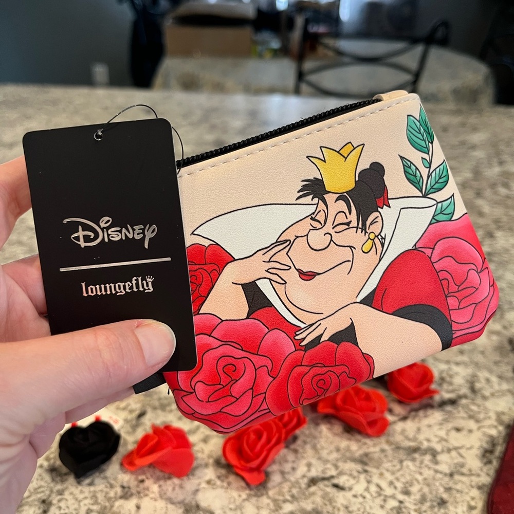 Disney Loungefly Alice in Wonderland Pouch and Lip Balm - Picture 4 of 7